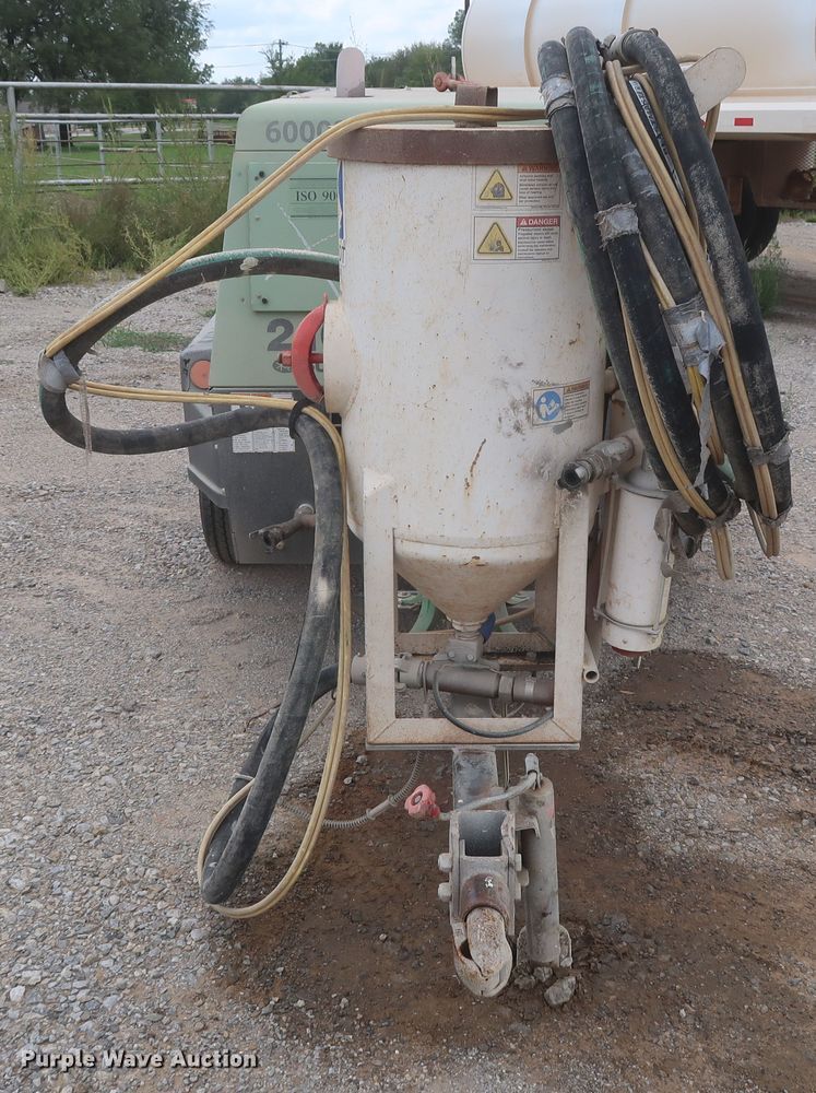 image for item HJ9371 Sullair 210H  air compressor