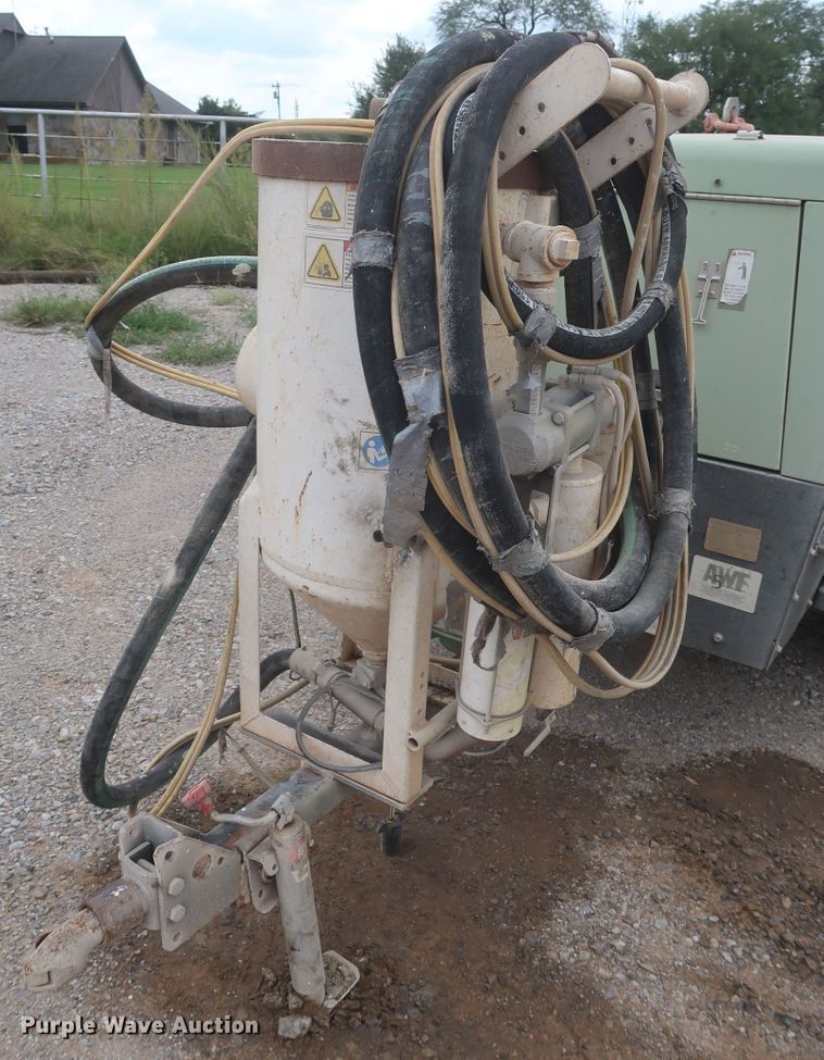 image for item HJ9371 Sullair 210H  air compressor