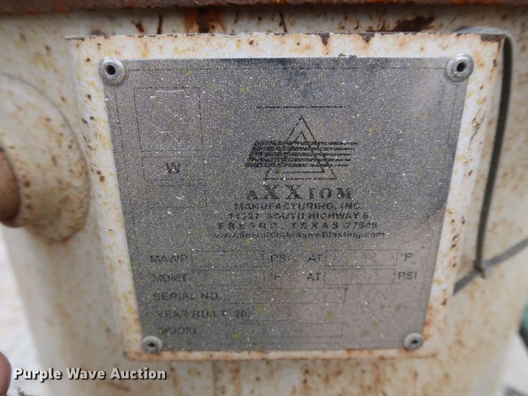 image for item HJ9371 Sullair 210H  air compressor