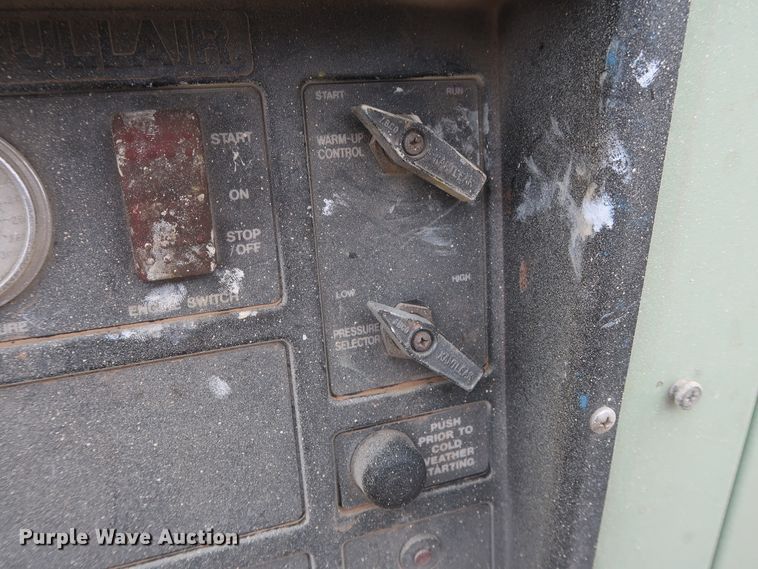 image for item HJ9371 Sullair 210H  air compressor