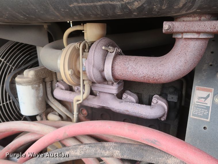 image for item HJ9371 Sullair 210H  air compressor