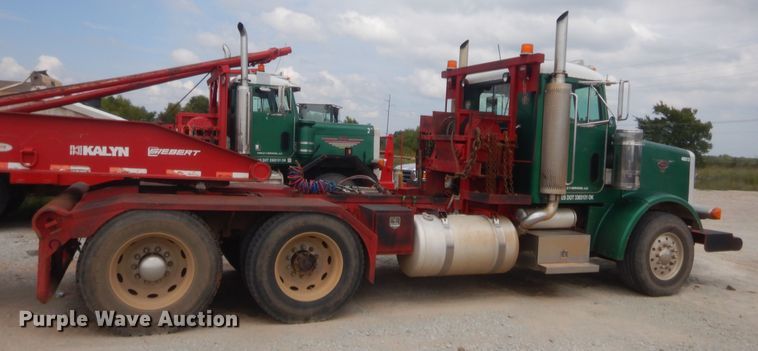 image for item HJ9379 2001 Peterbilt 378  semi truck