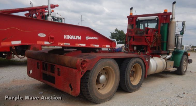 image for item HJ9379 2001 Peterbilt 378  semi truck