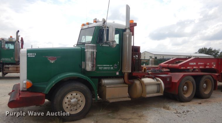 image for item HJ9379 2001 Peterbilt 378  semi truck