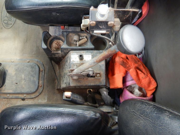 image for item HJ9379 2001 Peterbilt 378  semi truck