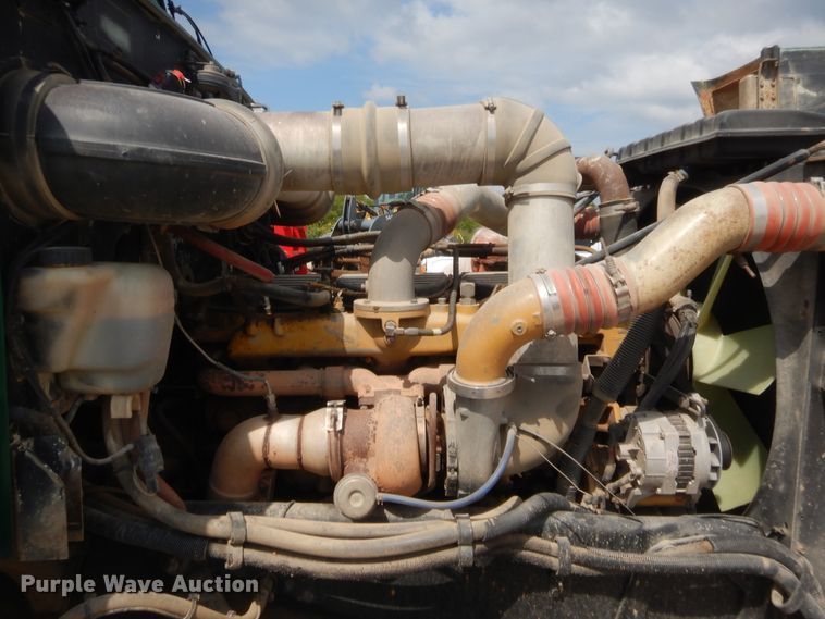 image for item HJ9379 2001 Peterbilt 378  semi truck