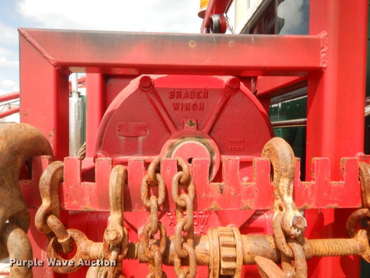 image for item HJ9379 2001 Peterbilt 378  semi truck