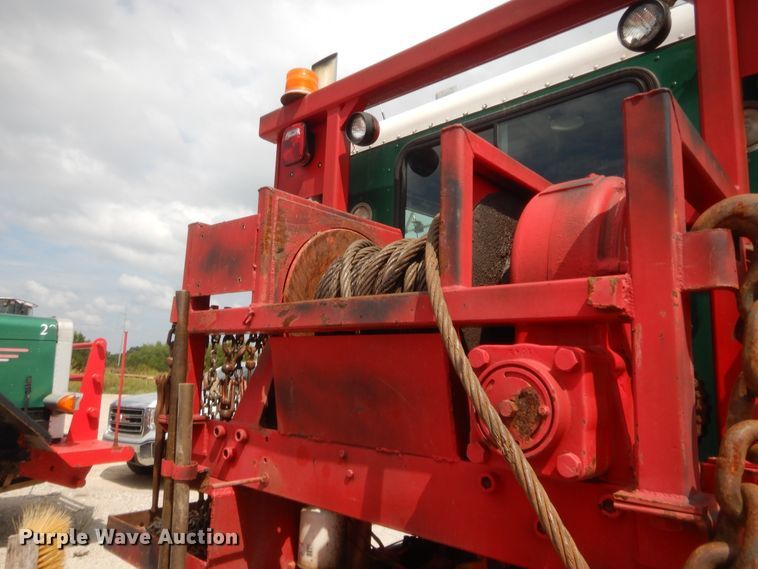 image for item HJ9379 2001 Peterbilt 378  semi truck