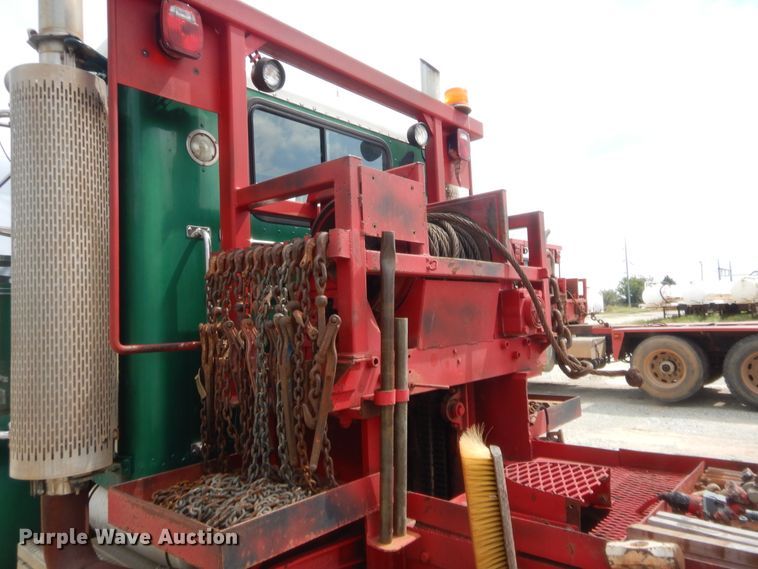 image for item HJ9379 2001 Peterbilt 378  semi truck