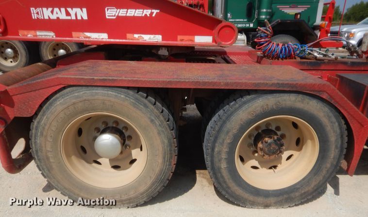 image for item HJ9379 2001 Peterbilt 378  semi truck