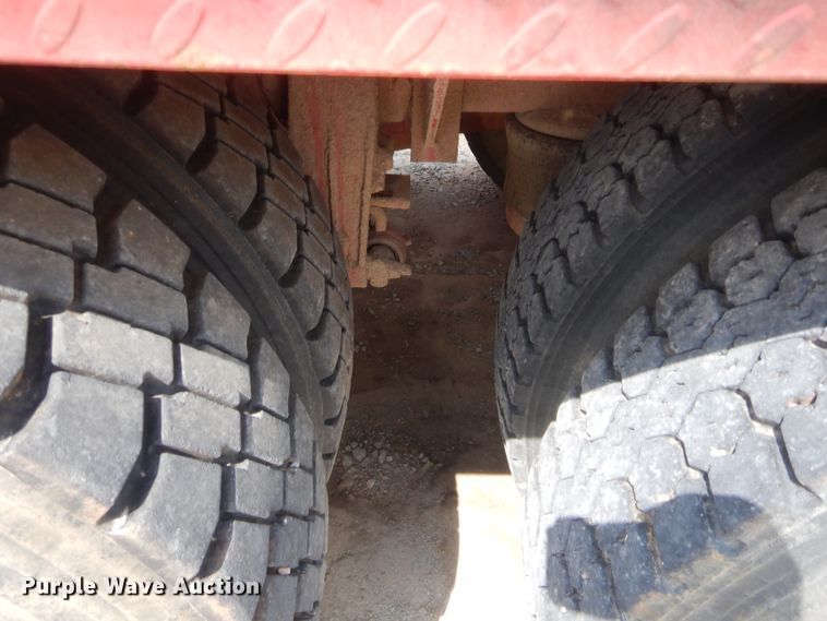 image for item HJ9379 2001 Peterbilt 378  semi truck