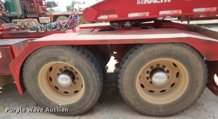 image for item HJ9379 2001 Peterbilt 378  semi truck