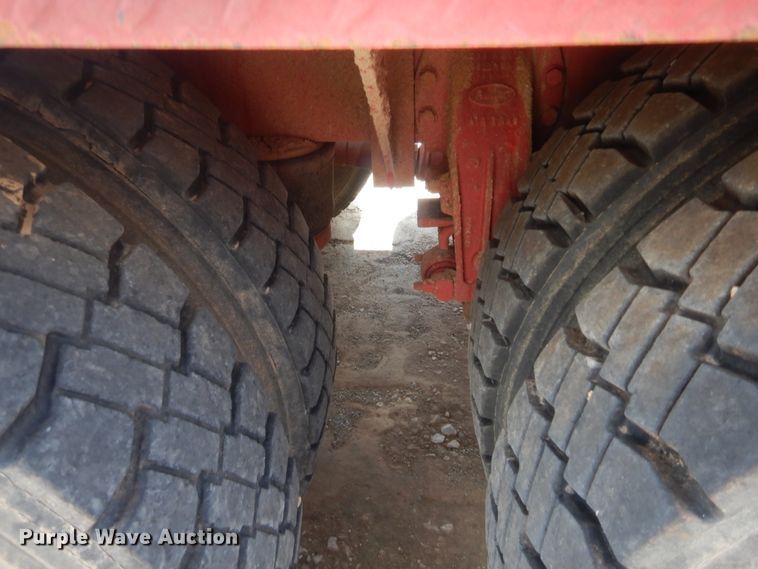 image for item HJ9379 2001 Peterbilt 378  semi truck