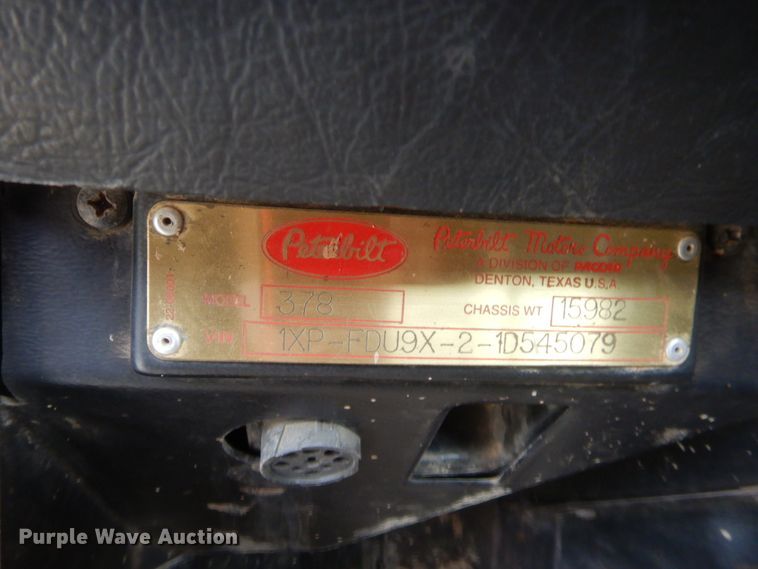 image for item HJ9379 2001 Peterbilt 378  semi truck