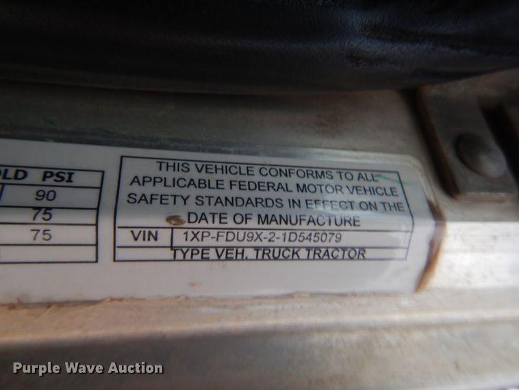 image for item HJ9379 2001 Peterbilt 378  semi truck