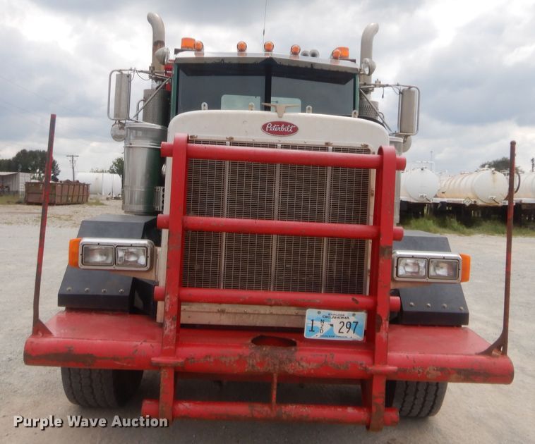 image for item HJ9380 2002 Peterbilt 357  semi truck