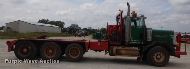 image for item HJ9380 2002 Peterbilt 357  semi truck