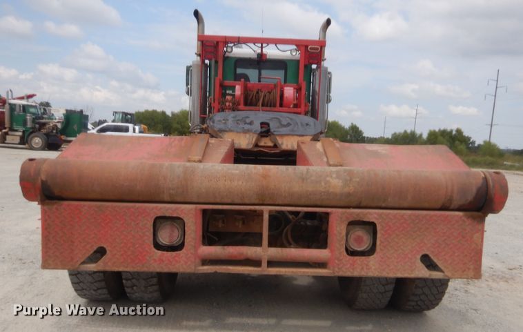 image for item HJ9380 2002 Peterbilt 357  semi truck