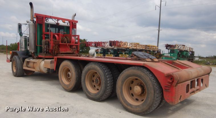 image for item HJ9380 2002 Peterbilt 357  semi truck