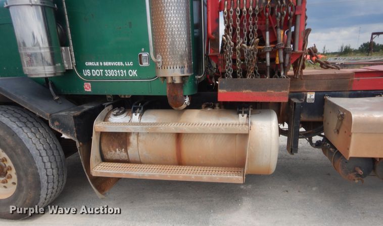 image for item HJ9380 2002 Peterbilt 357  semi truck