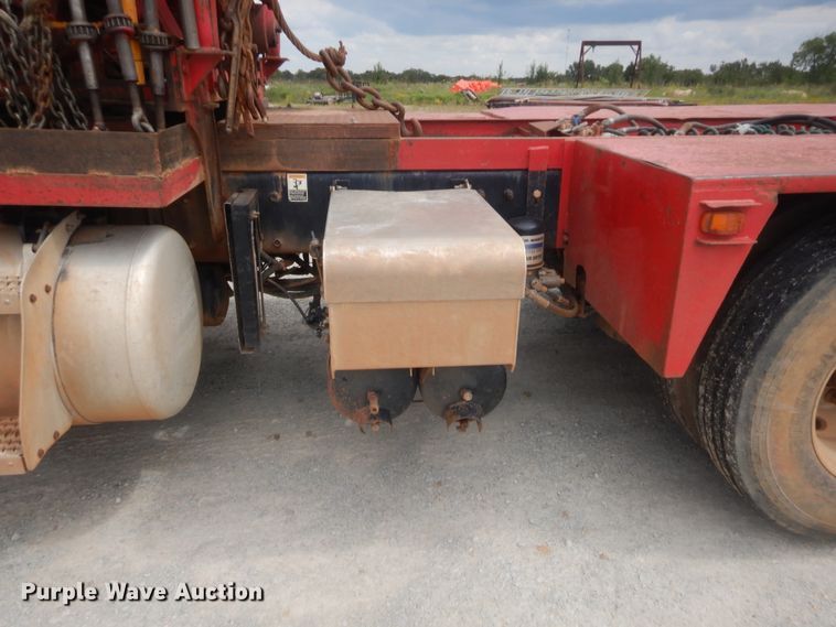 image for item HJ9380 2002 Peterbilt 357  semi truck