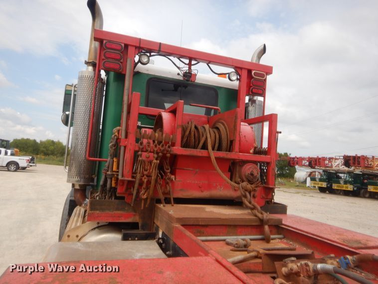 image for item HJ9380 2002 Peterbilt 357  semi truck