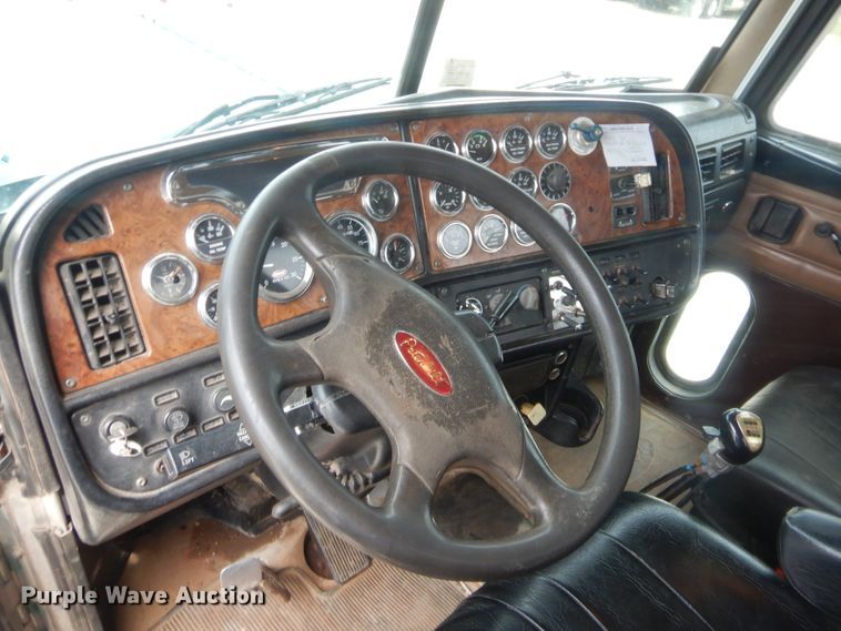 image for item HJ9380 2002 Peterbilt 357  semi truck