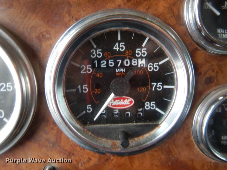 image for item HJ9380 2002 Peterbilt 357  semi truck