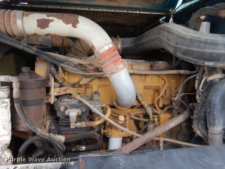 image for item HJ9380 2002 Peterbilt 357  semi truck