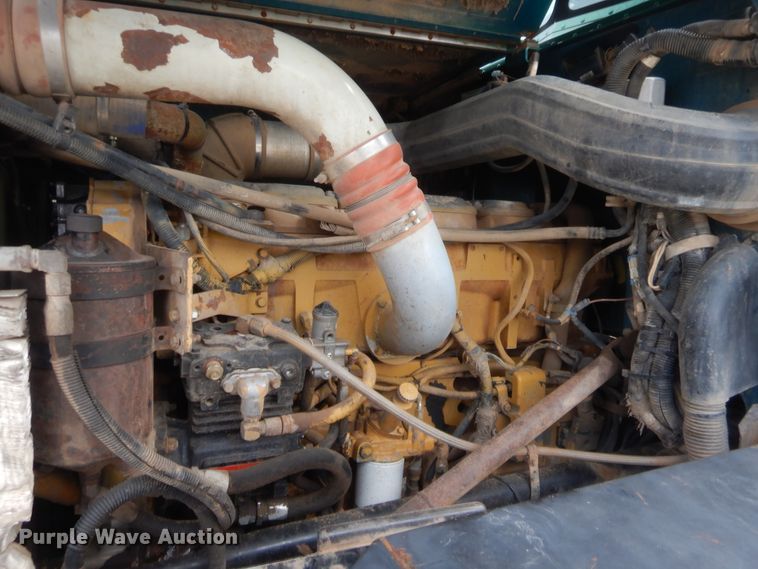 image for item HJ9380 2002 Peterbilt 357  semi truck