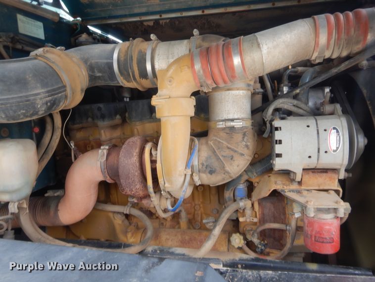 image for item HJ9380 2002 Peterbilt 357  semi truck