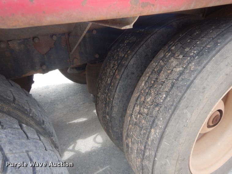 image for item HJ9380 2002 Peterbilt 357  semi truck