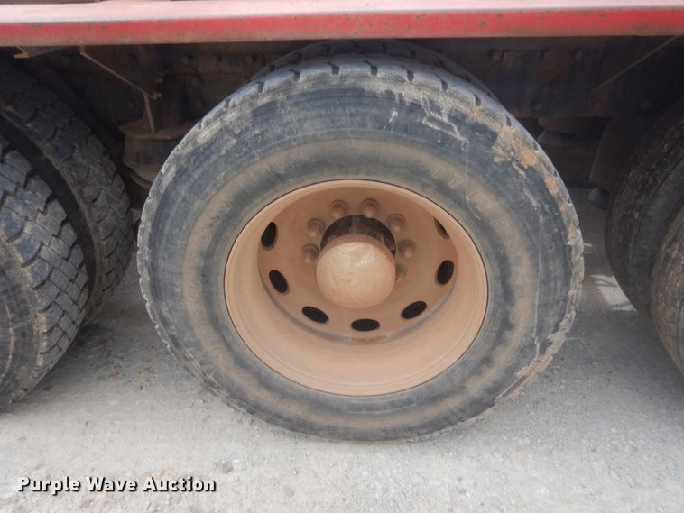 image for item HJ9380 2002 Peterbilt 357  semi truck