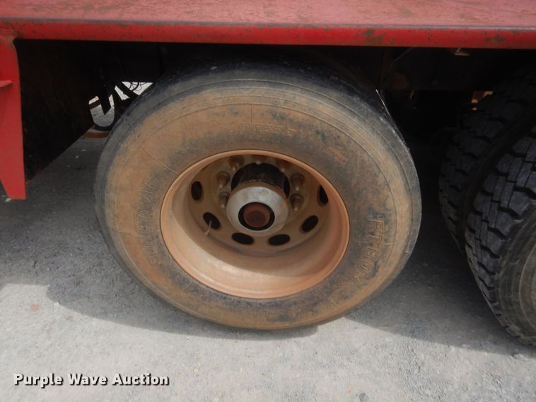 image for item HJ9380 2002 Peterbilt 357  semi truck