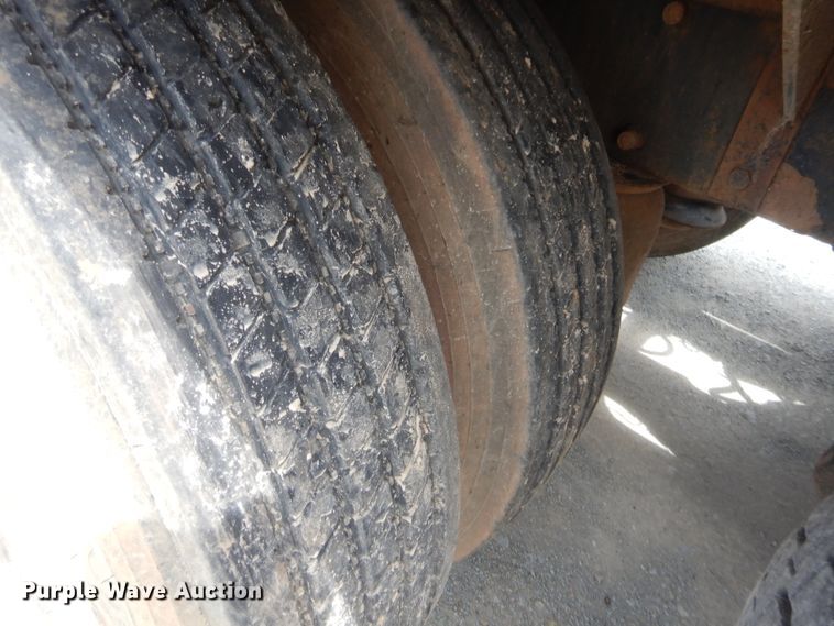 image for item HJ9380 2002 Peterbilt 357  semi truck