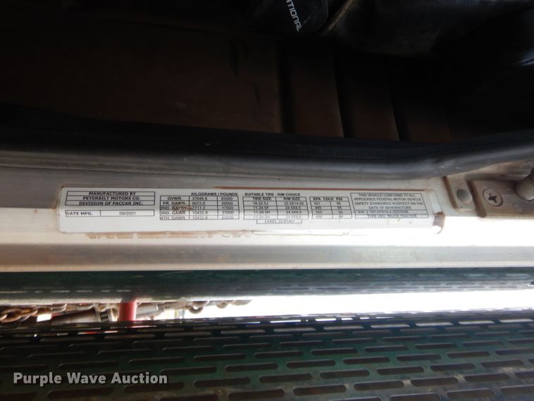 image for item HJ9380 2002 Peterbilt 357  semi truck