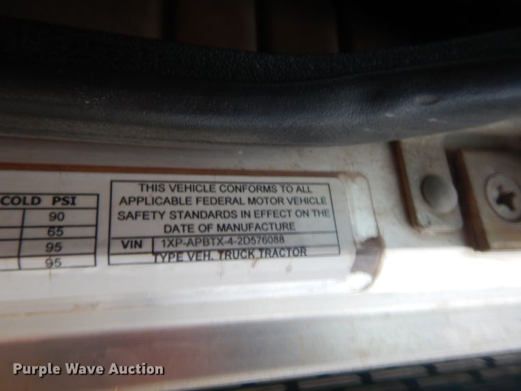 image for item HJ9380 2002 Peterbilt 357  semi truck