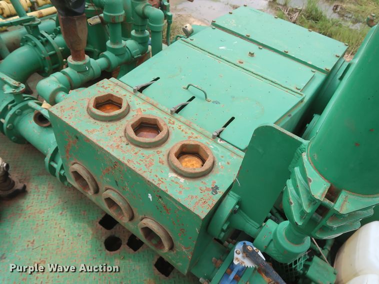 image for item HJ9386 10K oilfield pump