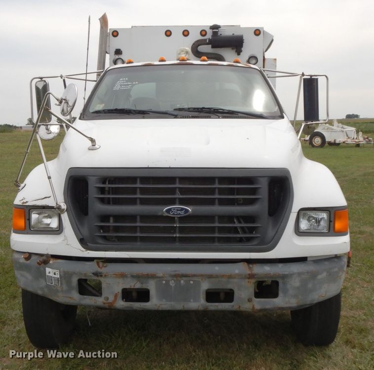 image for item HJ9604 2000 Ford F750 Super Duty XL  utility truck