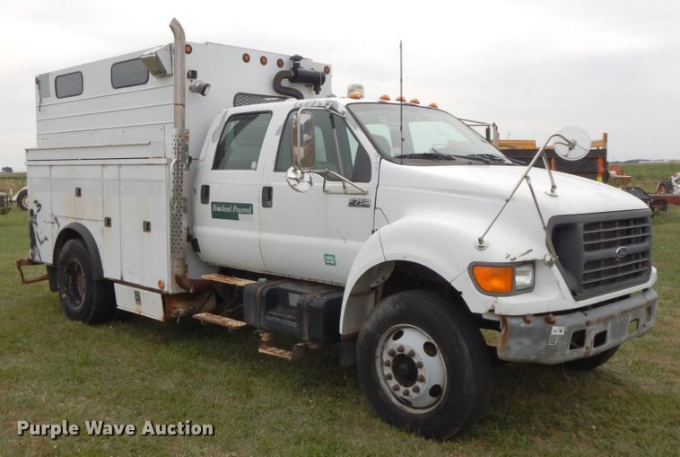 image for item HJ9604 2000 Ford F750 Super Duty XL  utility truck