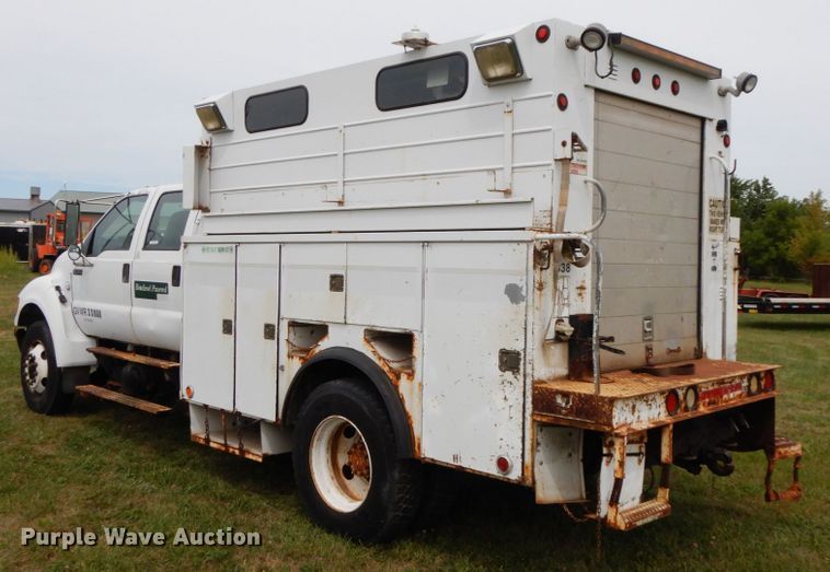 image for item HJ9604 2000 Ford F750 Super Duty XL  utility truck