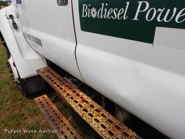 image for item HJ9604 2000 Ford F750 Super Duty XL  utility truck