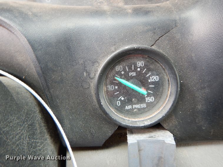 image for item HJ9604 2000 Ford F750 Super Duty XL  utility truck