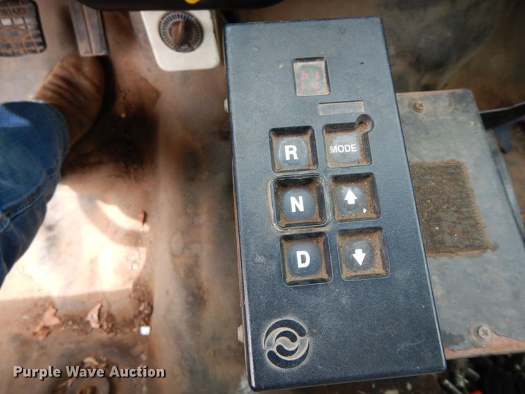 image for item HJ9604 2000 Ford F750 Super Duty XL  utility truck