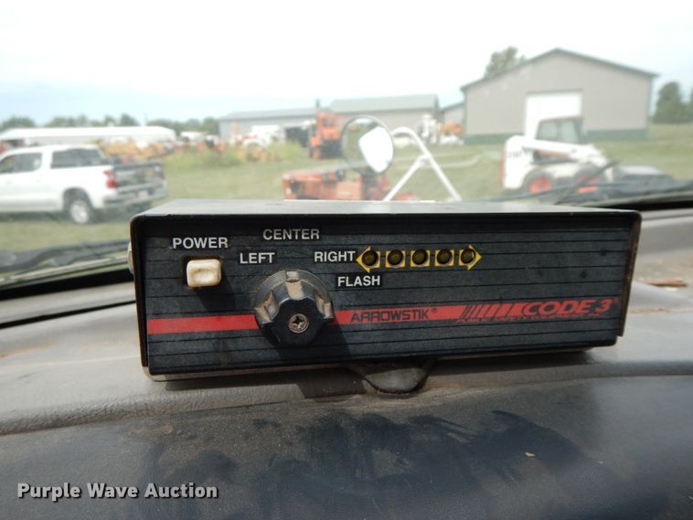 image for item HJ9604 2000 Ford F750 Super Duty XL  utility truck