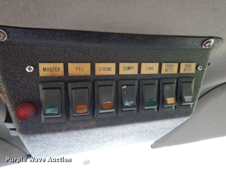 image for item HJ9604 2000 Ford F750 Super Duty XL  utility truck