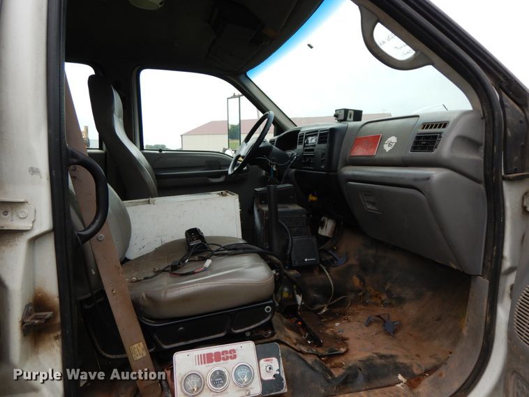 image for item HJ9604 2000 Ford F750 Super Duty XL  utility truck