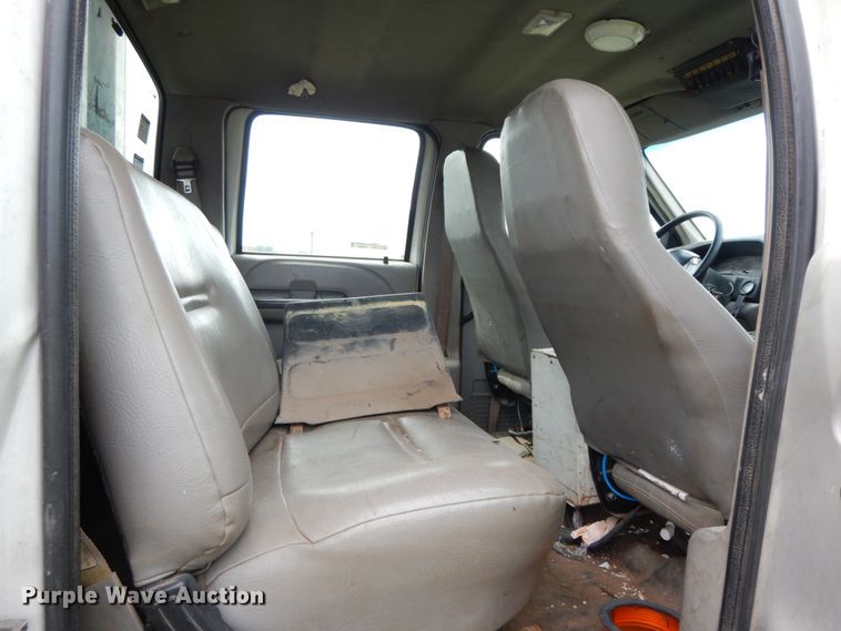 image for item HJ9604 2000 Ford F750 Super Duty XL  utility truck