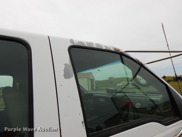 image for item HJ9604 2000 Ford F750 Super Duty XL  utility truck