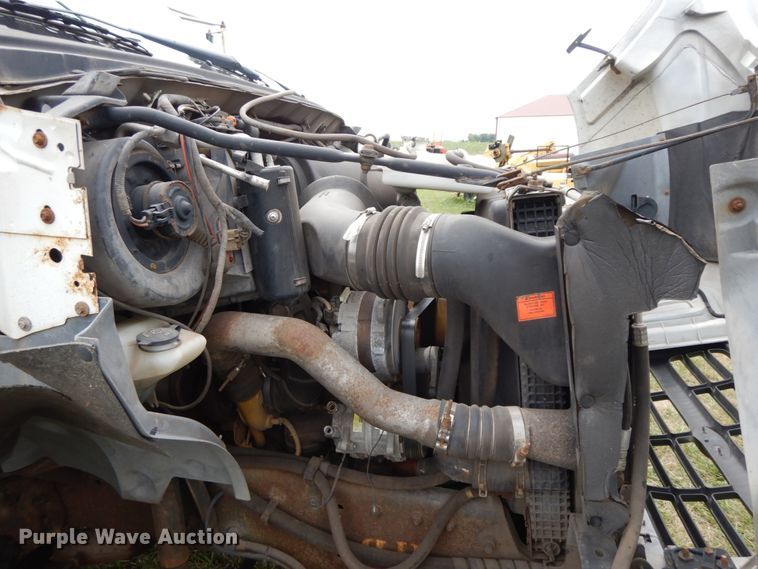 image for item HJ9604 2000 Ford F750 Super Duty XL  utility truck